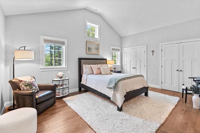 24 Cobblestone Circle, Mashpee, MA 02649