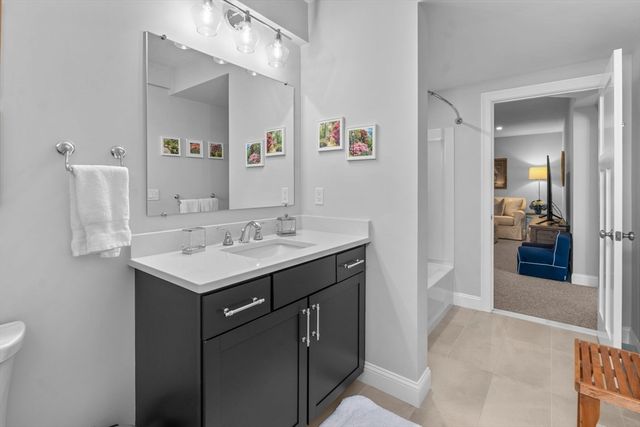 24 Cobblestone Circle, Mashpee, MA 02649