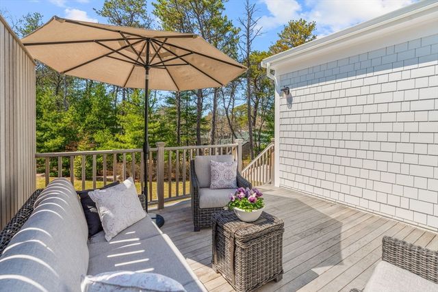 24 Cobblestone Circle, Mashpee, MA 02649