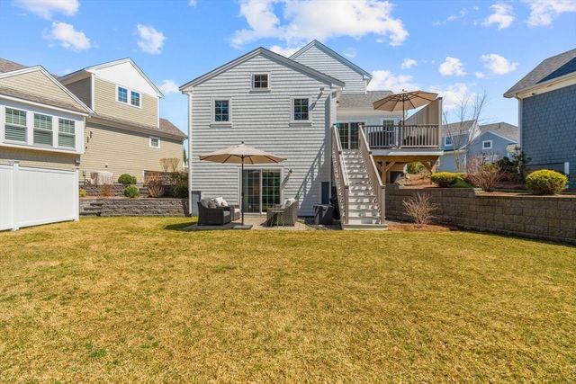 24 Cobblestone Circle, Mashpee, MA 02649
