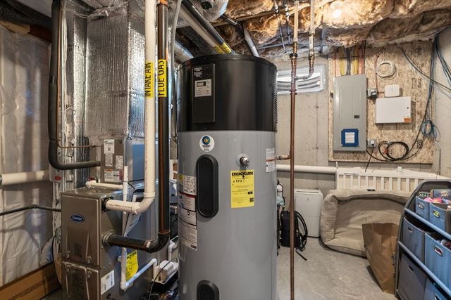 24 Cobblestone Circle, Mashpee, MA 02649