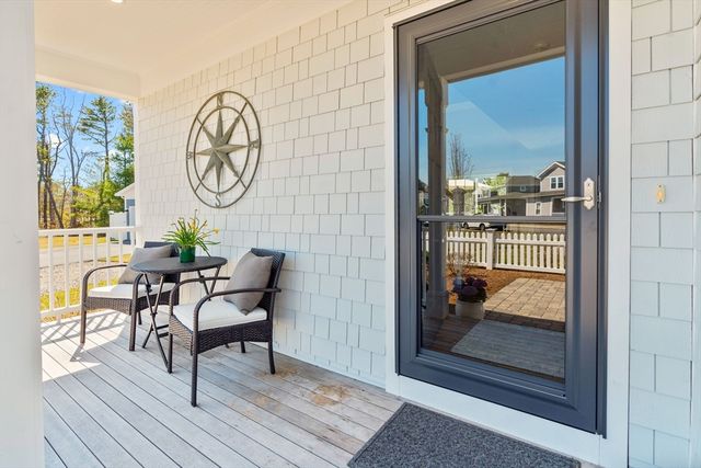 24 Cobblestone Circle, Mashpee, MA 02649