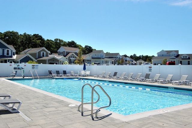 24 Cobblestone Circle, Mashpee, MA 02649