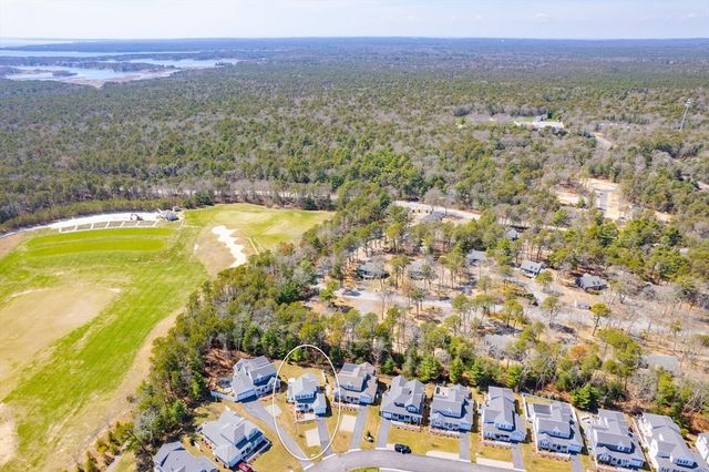 24 Cobblestone Circle, Mashpee, MA 02649