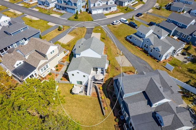 24 Cobblestone Circle, Mashpee, MA 02649