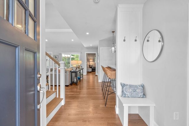 24 Cobblestone Circle, Mashpee, MA 02649