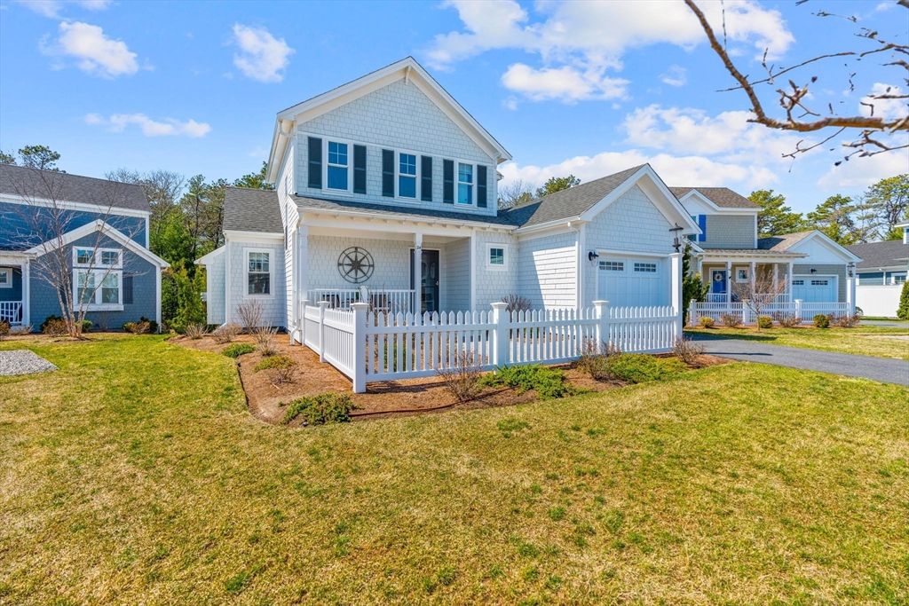 24 Cobblestone Circle, Mashpee, MA 02649