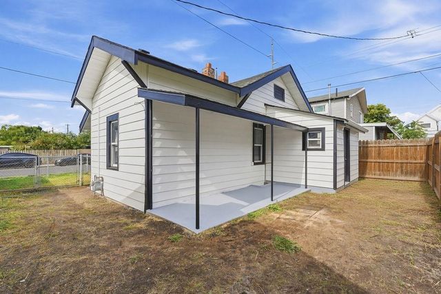 1712 N Walnut St, Spokane, WA 99205