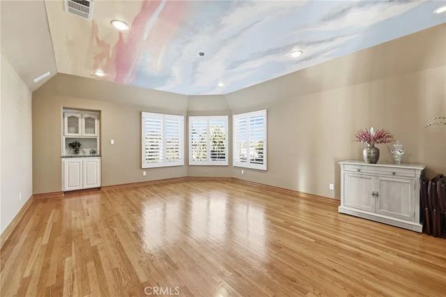 4177 S Cloverdale, Los Angeles, CA 90008