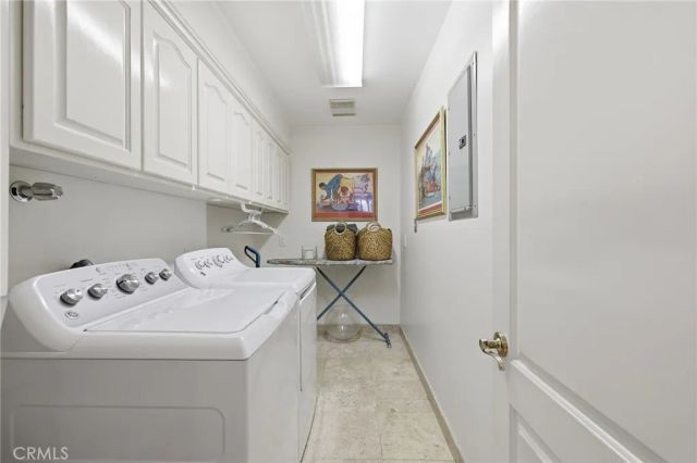 4177 S Cloverdale, Los Angeles, CA 90008