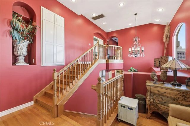 4177 S Cloverdale, Los Angeles, CA 90008