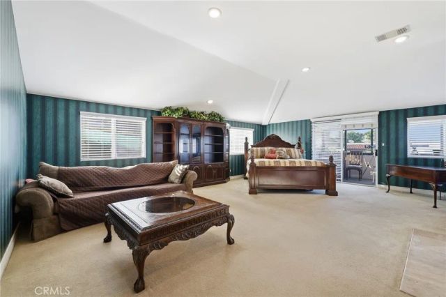 4177 S Cloverdale, Los Angeles, CA 90008