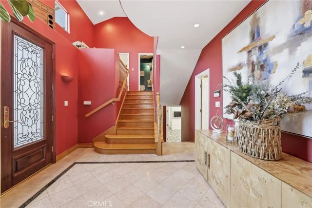 4177 S Cloverdale, Los Angeles, CA 90008