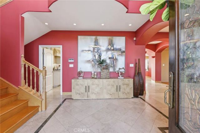 4177 S Cloverdale, Los Angeles, CA 90008