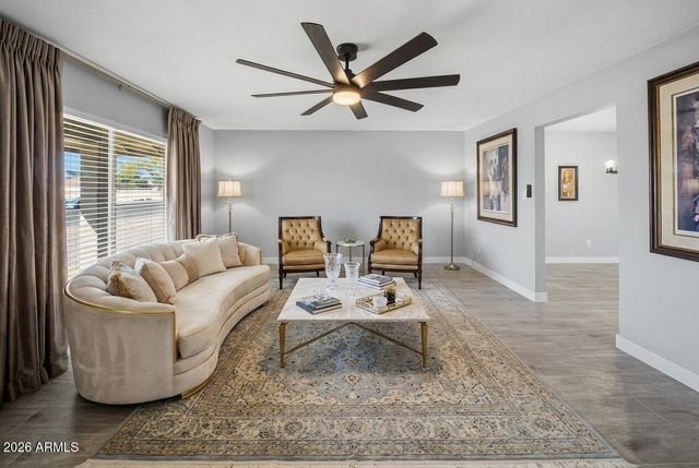 5607 N 73RD Avenue, Glendale, AZ 85303