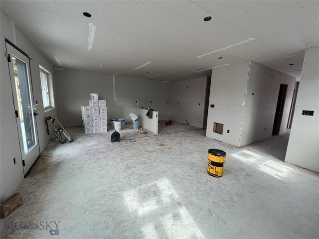 1201 Westwood Circle A, Belgrade, MT 59714