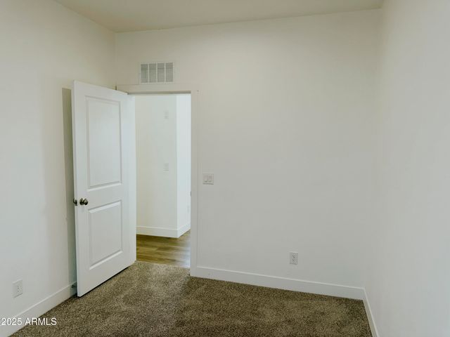 20821 E Cactus Wren Drive, Mayer, AZ 86333