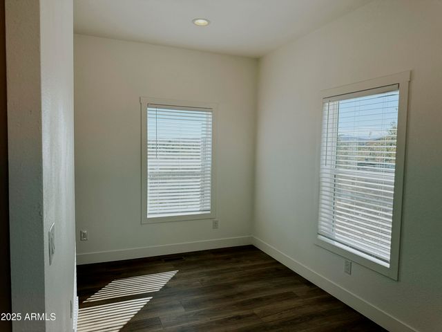 20821 E Cactus Wren Drive, Mayer, AZ 86333