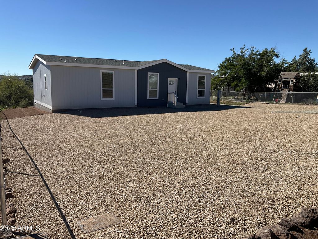 20821 E Cactus Wren Drive, Mayer, AZ 86333