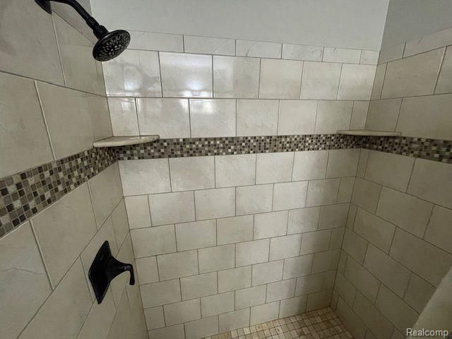 3181 Hidden Ridge Drive, Waterford, MI 48328