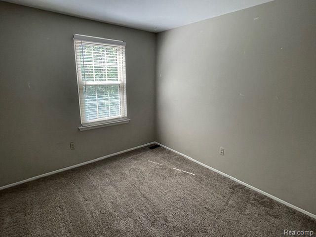 3181 Hidden Ridge Drive, Waterford, MI 48328
