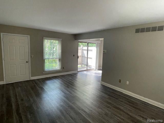3181 Hidden Ridge Drive, Waterford, MI 48328