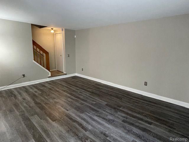 3181 Hidden Ridge Drive, Waterford, MI 48328