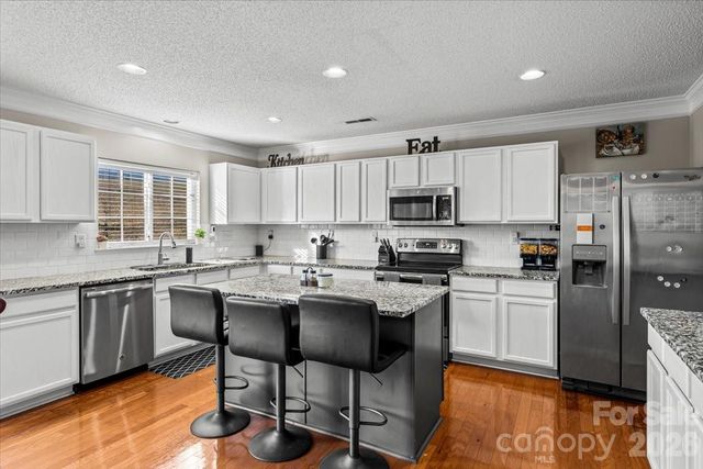 13715 Rutherglen Court, Charlotte, NC 28213