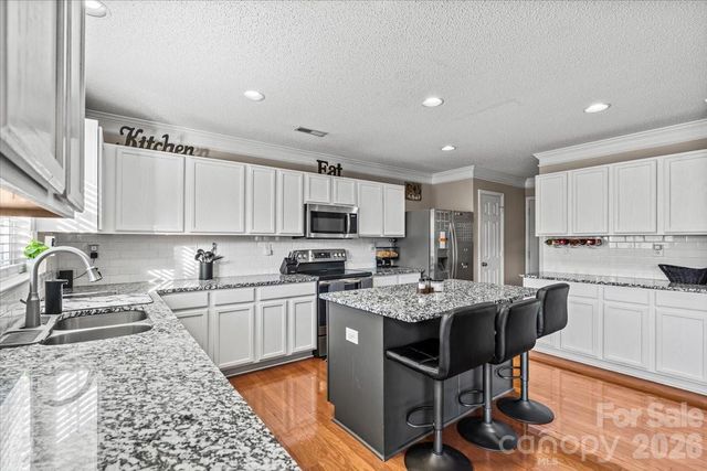 13715 Rutherglen Court, Charlotte, NC 28213