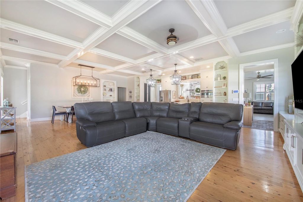 Image 13 of property listing at 6631 LAKE HATCHINEHA ROAD, Haines City, FL 33844