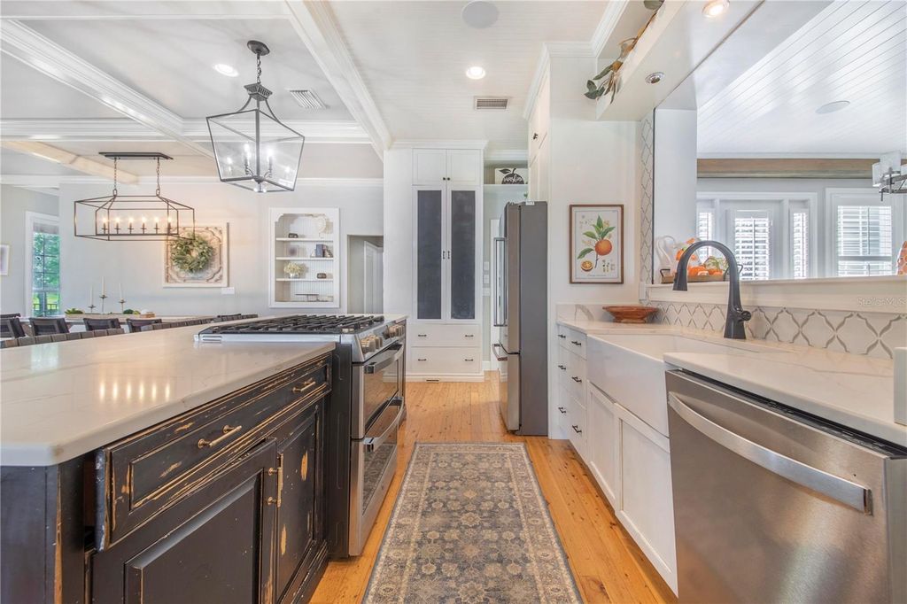 Image 20 of property listing at 6631 LAKE HATCHINEHA ROAD, Haines City, FL 33844