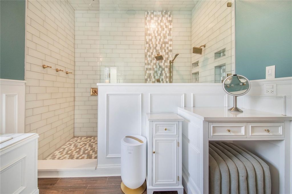 Image 36 of property listing at 6631 LAKE HATCHINEHA ROAD, Haines City, FL 33844