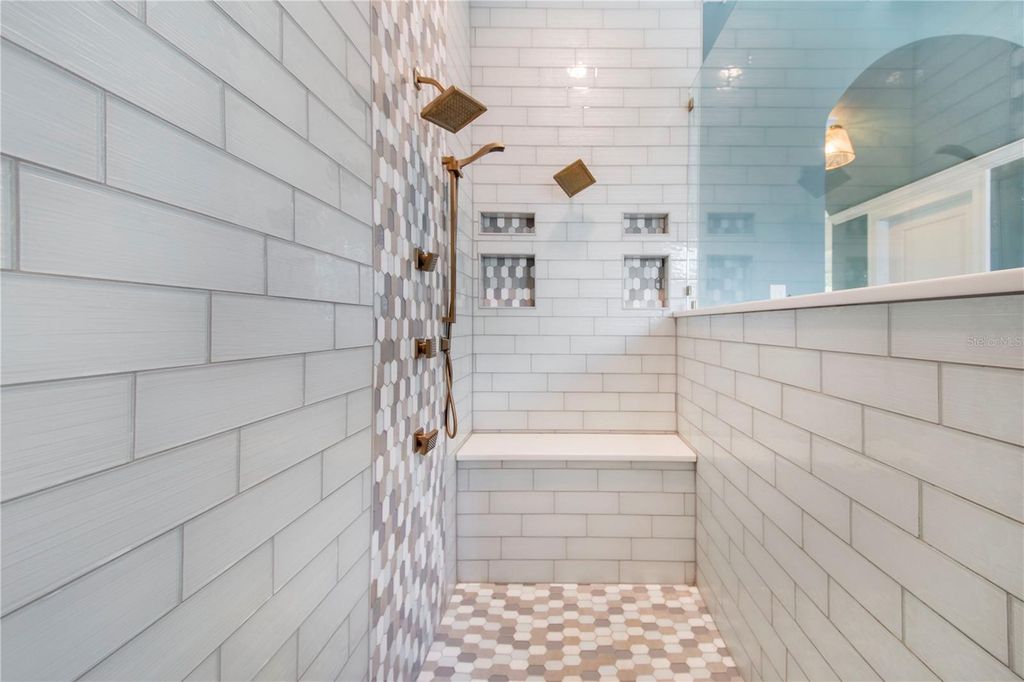 Image 37 of property listing at 6631 LAKE HATCHINEHA ROAD, Haines City, FL 33844