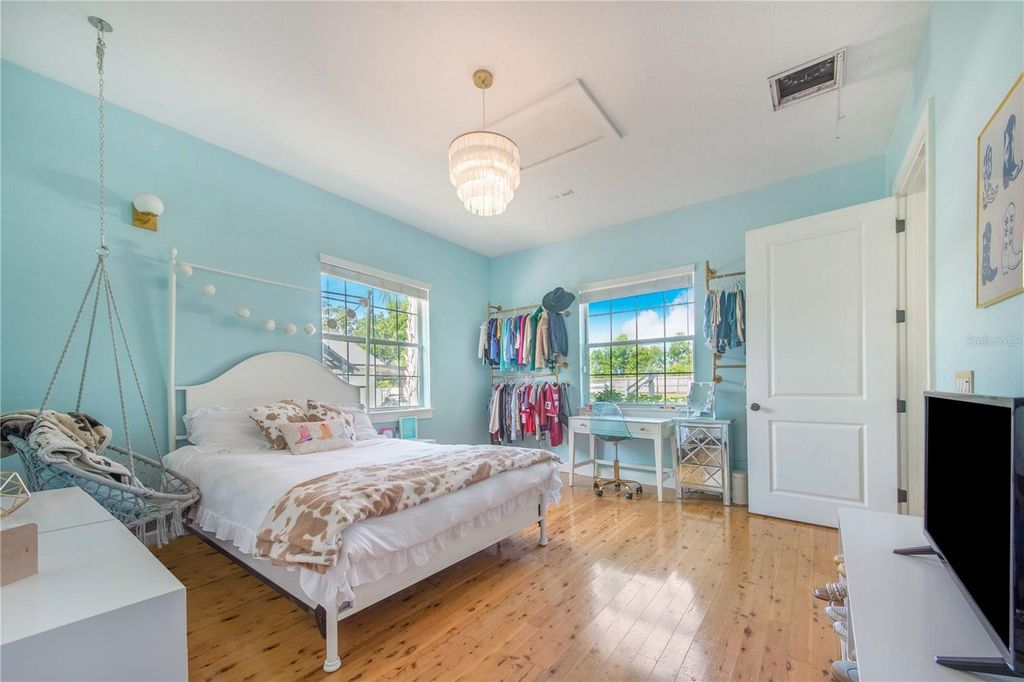 Image 38 of property listing at 6631 LAKE HATCHINEHA ROAD, Haines City, FL 33844