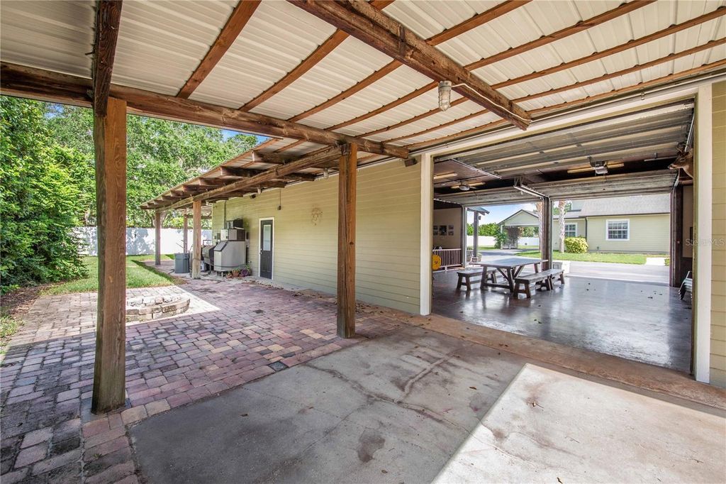 Image 75 of property listing at 6631 LAKE HATCHINEHA ROAD, Haines City, FL 33844