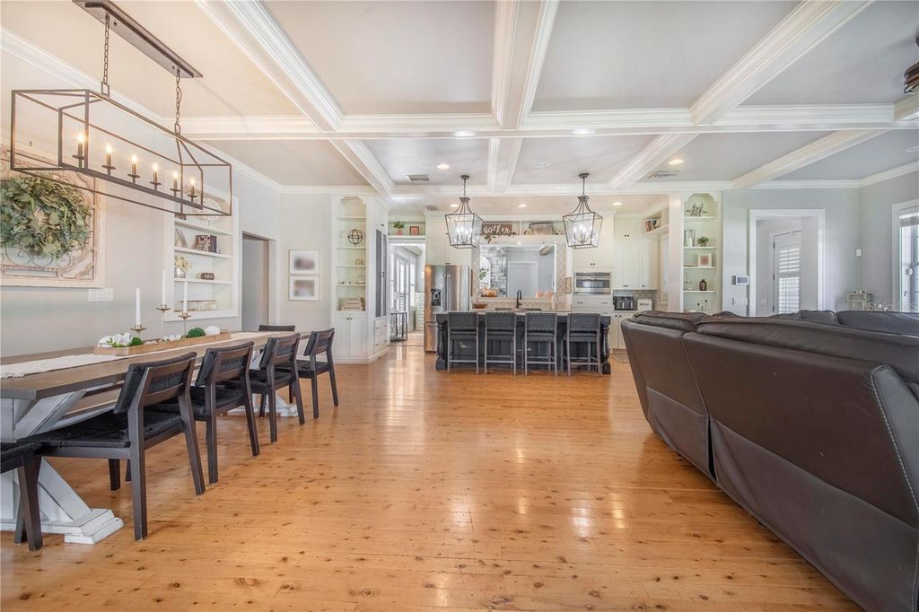 Image 9 of property listing at 6631 LAKE HATCHINEHA ROAD, Haines City, FL 33844