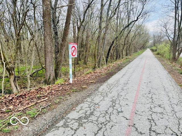 7367 Westfield Boulevard, Indianapolis, IN 46240