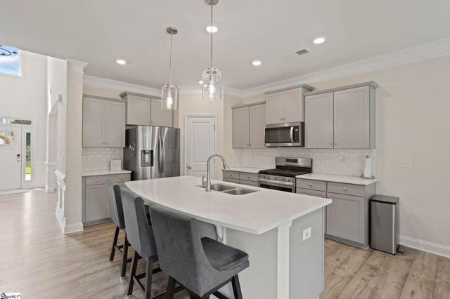 154 Pelham Glen Way, Greer, SC 29651