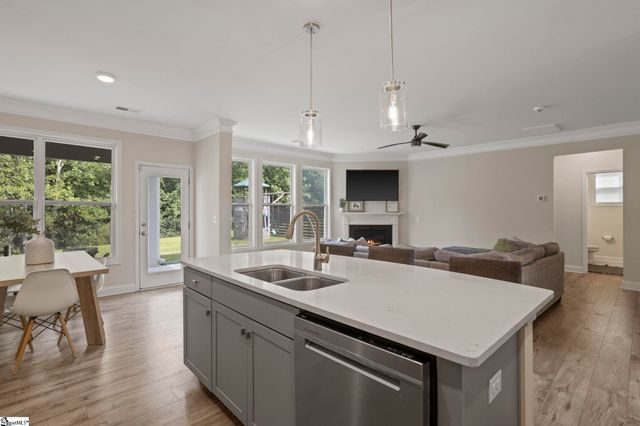 154 Pelham Glen Way, Greer, SC 29651