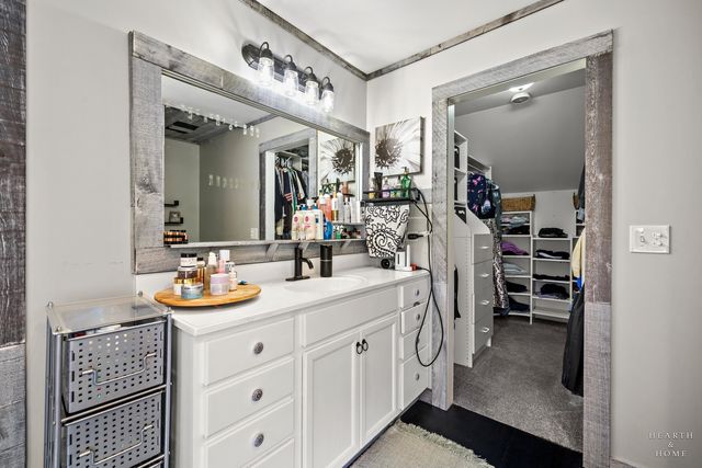 399 Asbury Avenue, Fox River Grove, IL 60021