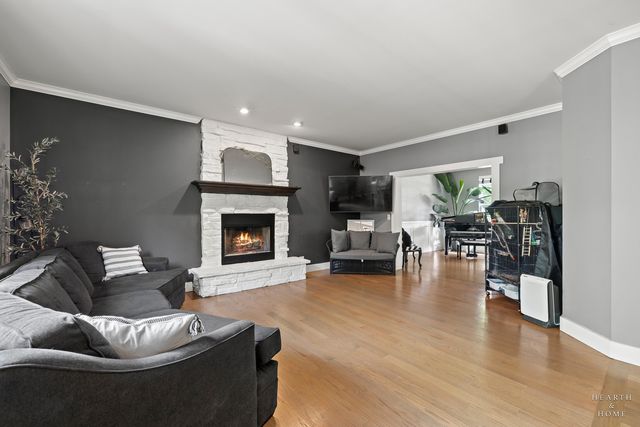 399 Asbury Avenue, Fox River Grove, IL 60021