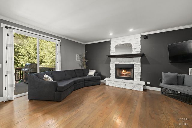 399 Asbury Avenue, Fox River Grove, IL 60021