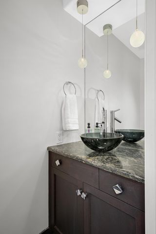 1633 Cedar Lake Parkway, Minneapolis, MN 55416