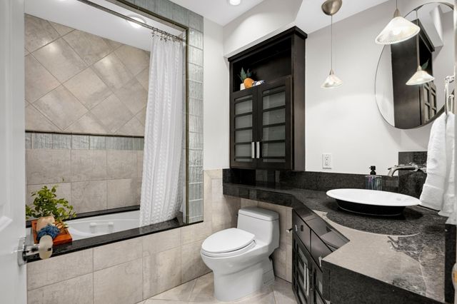 1633 Cedar Lake Parkway, Minneapolis, MN 55416