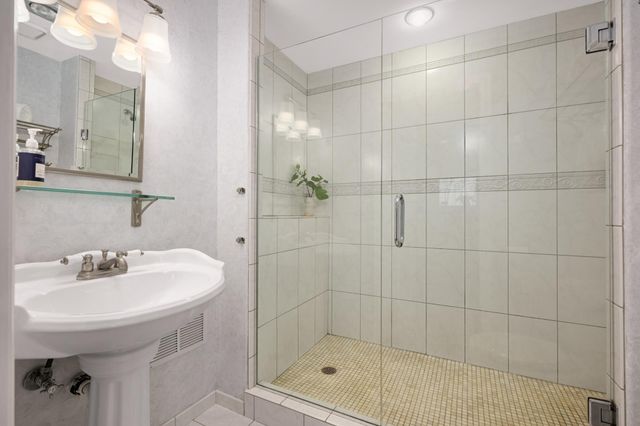 1633 Cedar Lake Parkway, Minneapolis, MN 55416