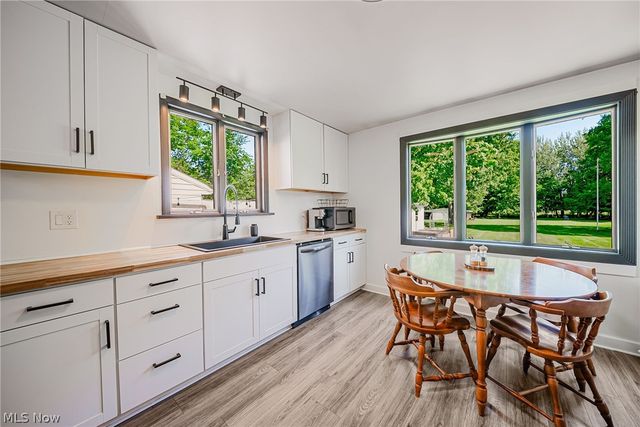 107 Cooper Foster Park Road, Amherst, OH 44001