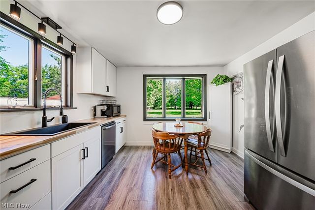 107 Cooper Foster Park Road, Amherst, OH 44001