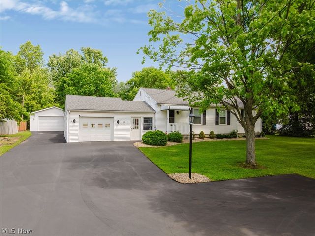 107 Cooper Foster Park Road, Amherst, OH 44001
