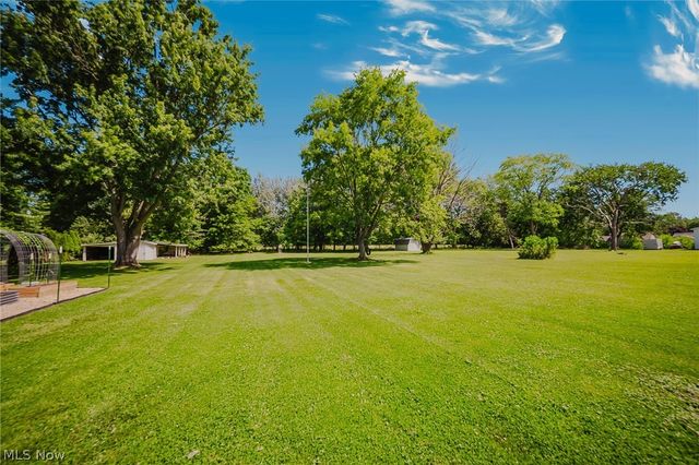 107 Cooper Foster Park Road, Amherst, OH 44001