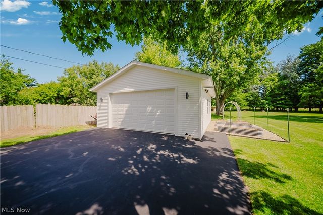 107 Cooper Foster Park Road, Amherst, OH 44001